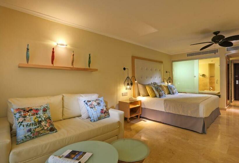 Junior Suite, Grand Palladium Palace Resort Spa  All Inclusive