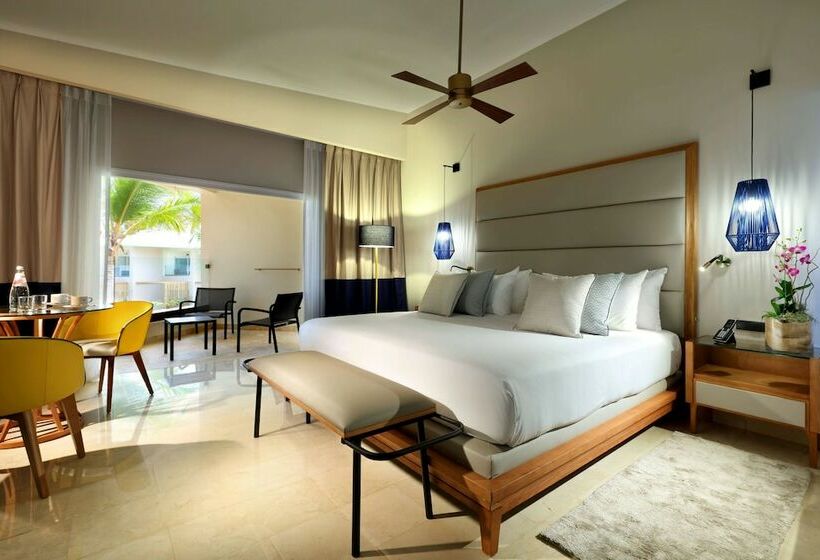 Junior Suite, Grand Palladium Palace Resort Spa  All Inclusive