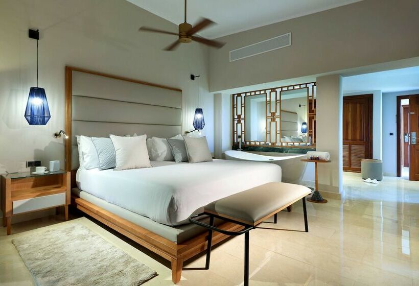 Junior Suite, Grand Palladium Palace Resort Spa  All Inclusive