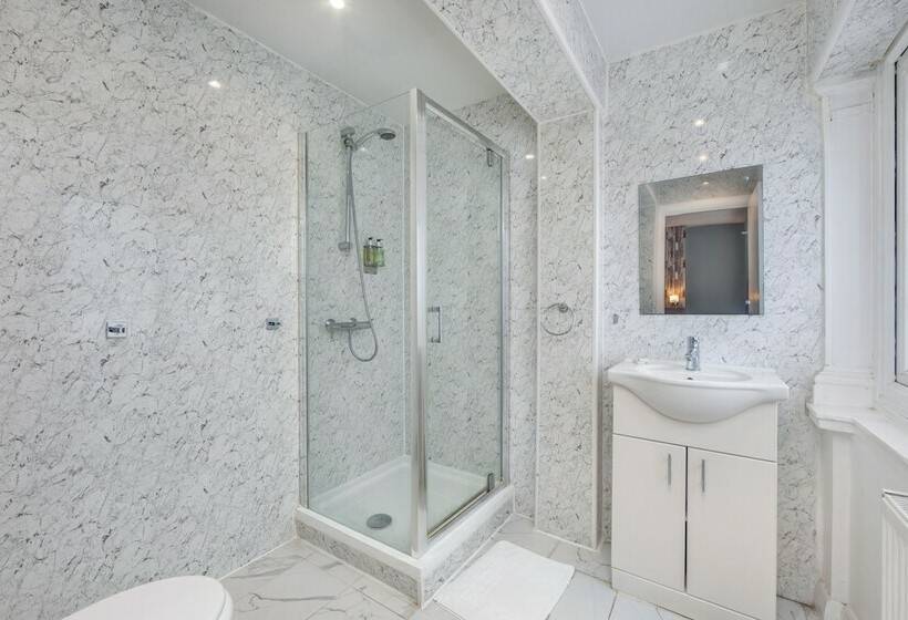 اتاق استاندارد, King Solomon Hotel  Golders Green