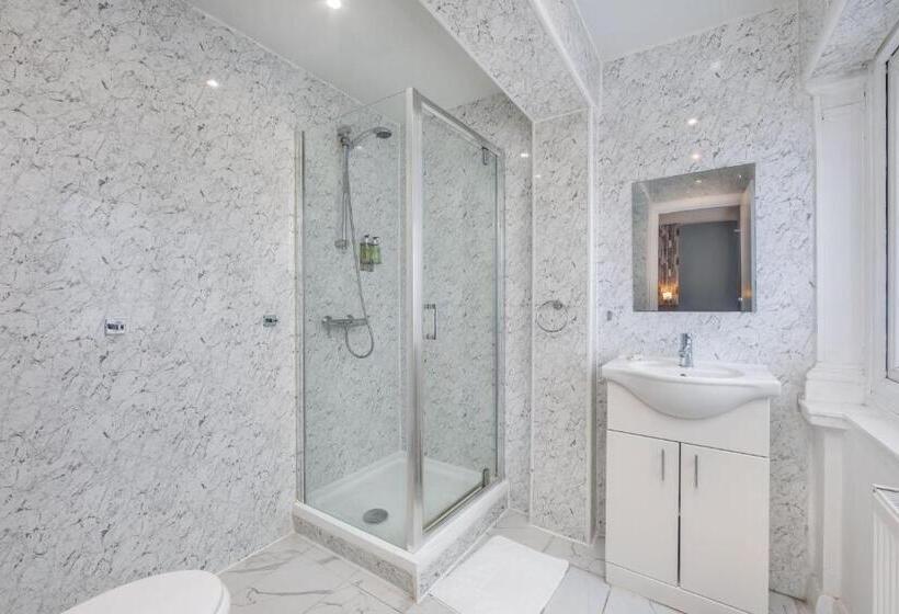 اتاق استاندارد, King Solomon Hotel  Golders Green