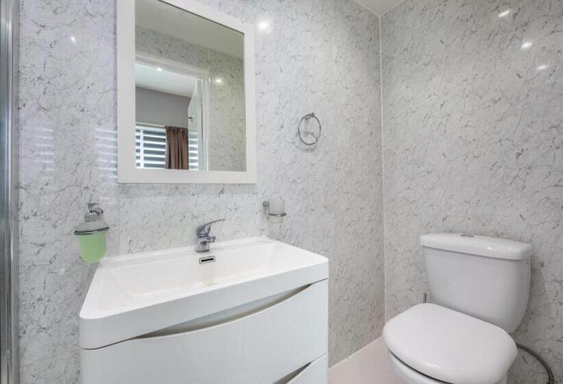 اتاق خانوادگی, King Solomon Hotel  Golders Green