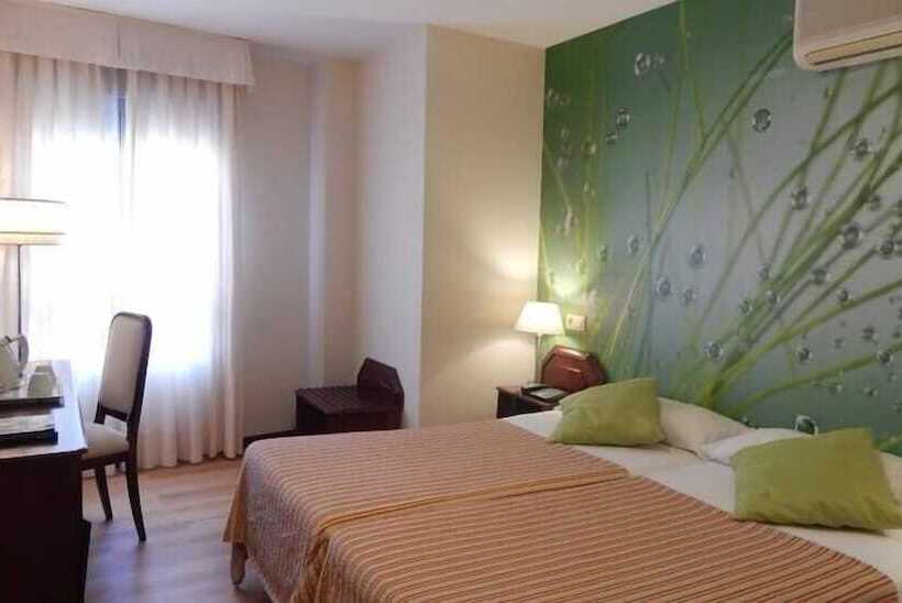 Chambre Standard, Plaza Santa Lucia