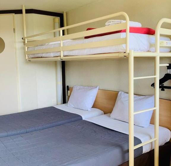 Standard Triple Room, Premiere Classe Chateauroux  Saint Maur