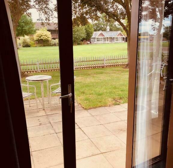 Standard Room, Stoneleigh Park Lodge