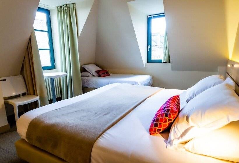 Номер Стандарт Трехместный, Hôtel Du Château Dinan   Originals Boutique