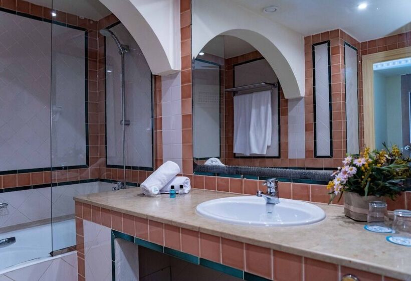 اتاق استاندارد سه نفره, Tmk Flora Park By Turismark   Adults Only