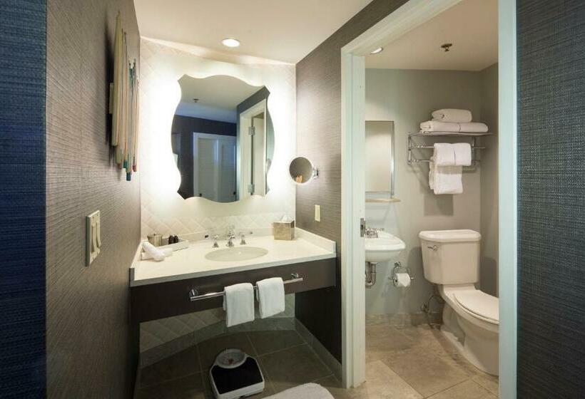 سوئیت با تخت بزرگ, Universal S Hard Rock Hotel®