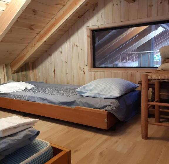 بانگلوی استاندارد, Casa De Noah Bed & Breakfast