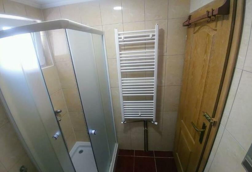اتاق استاندارد چهار تخته, Hostel Srebrenica