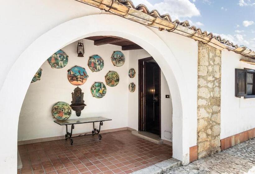 اتاق کلاسیک چهارنفره, Agriturismo Val Di Noto