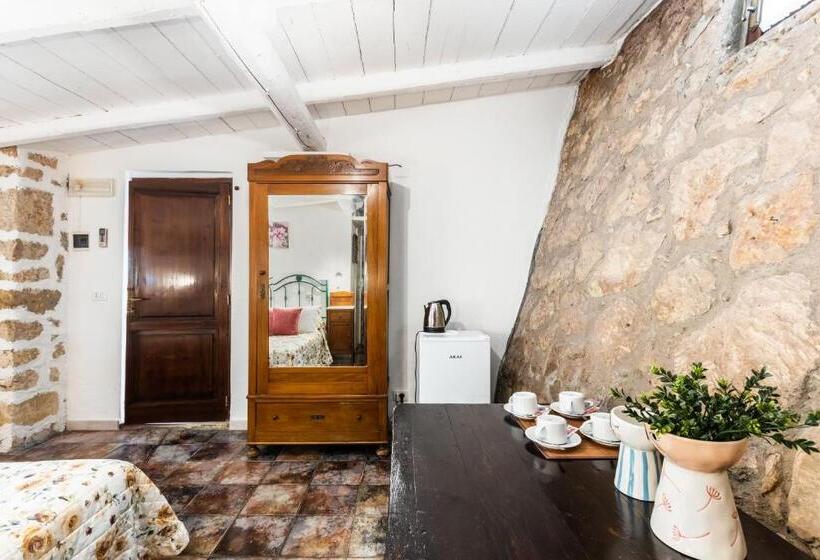 اتاق کلاسیک چهارنفره, Agriturismo Val Di Noto