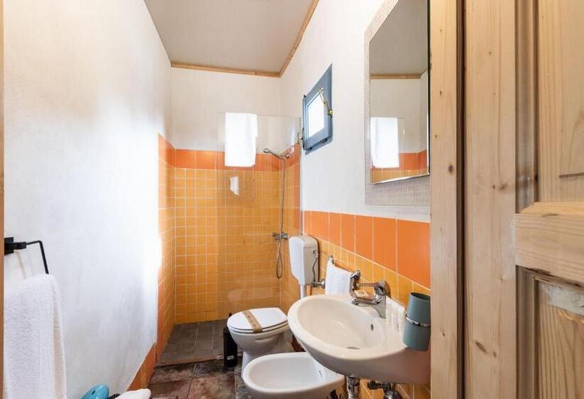 اتاق ساده سه‌ نفره, Agriturismo Val Di Noto
