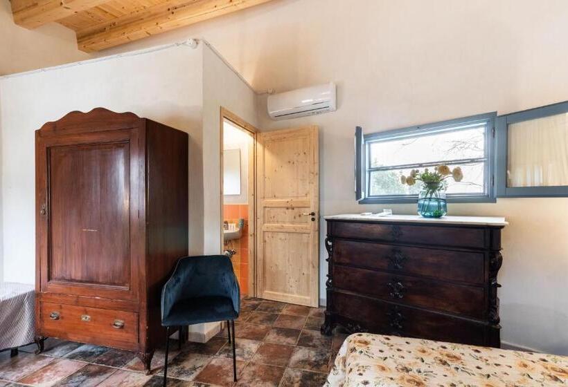 اتاق ساده سه‌ نفره, Agriturismo Val Di Noto
