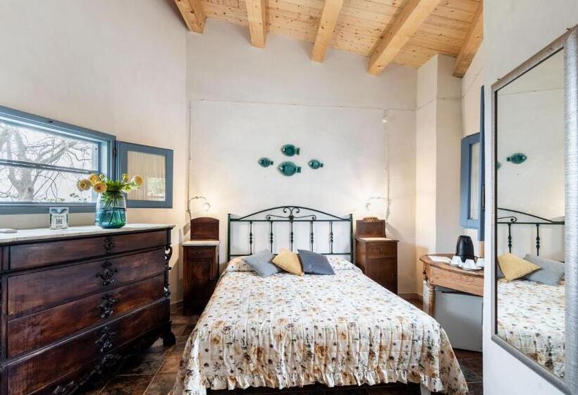 اتاق ساده سه‌ نفره, Agriturismo Val Di Noto