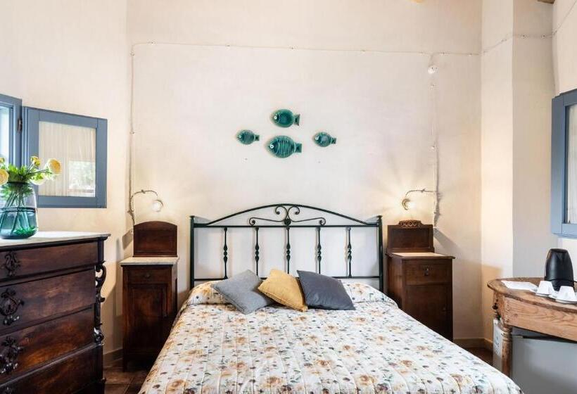 اتاق ساده سه‌ نفره, Agriturismo Val Di Noto