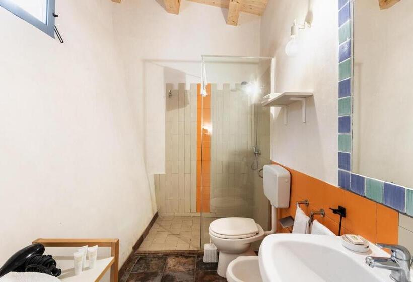 اتاق ساده سه‌ نفره, Agriturismo Val Di Noto