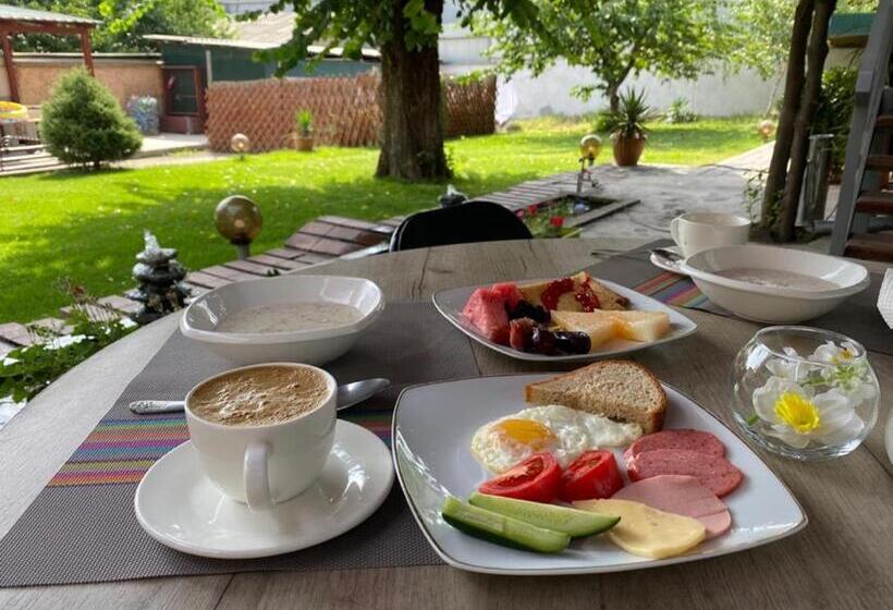 اتاق استاندارد سه نفره, Eco House