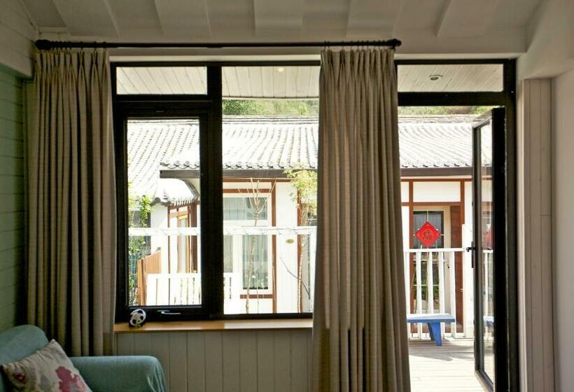 اتاق استاندارد با سرویس بهداشتی مشترک, The Great Wall Box House   Beijing