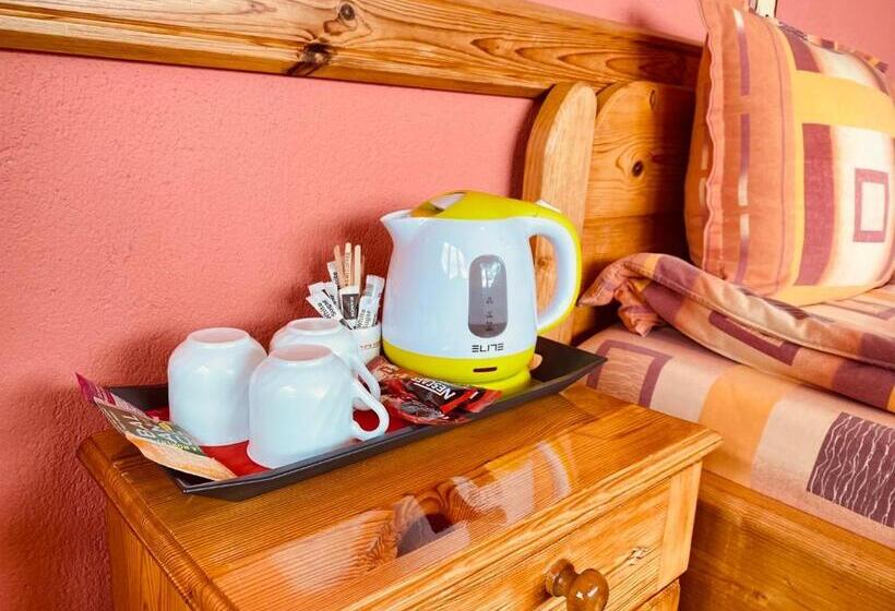 اتاق استاندارد با بالکن, Family Hotel Savov