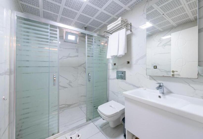 اتاق سوپریور, Theluna Suite
