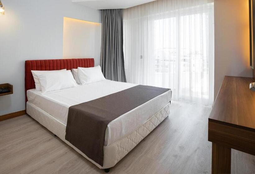 سوییت خانوادگی, Theluna Suite