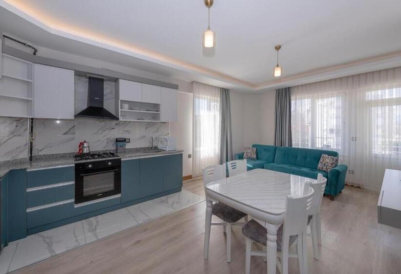 اتاق خانوادگی, Theluna Suite