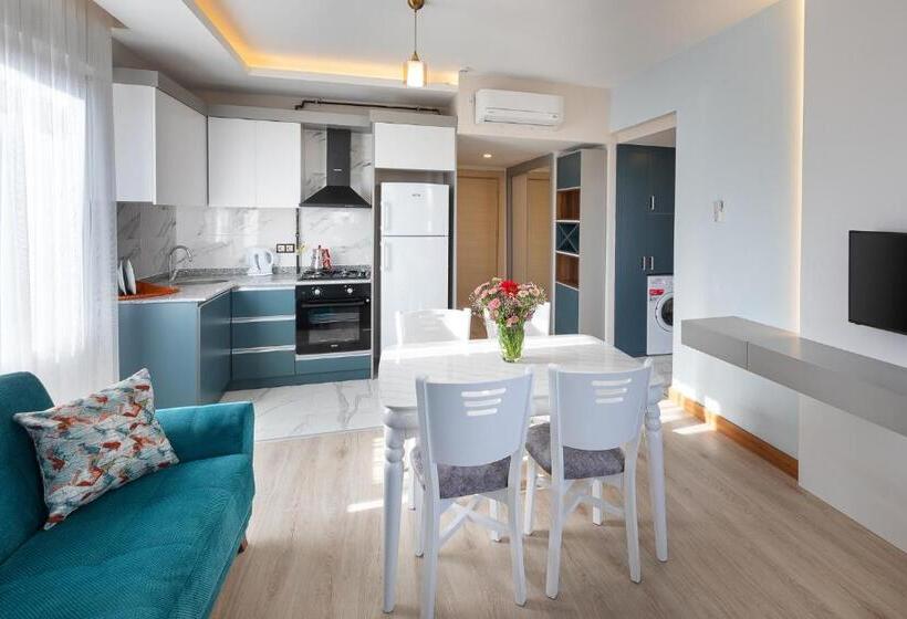 اتاق خانوادگی, Theluna Suite