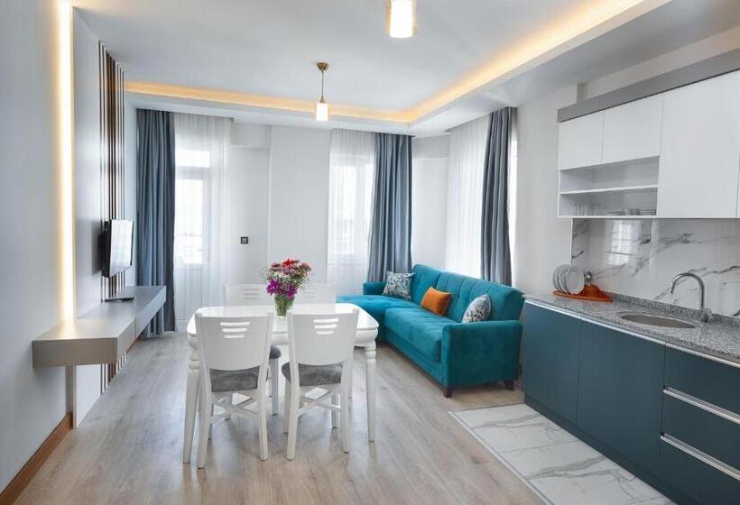 اتاق سوپریور, Theluna Suite