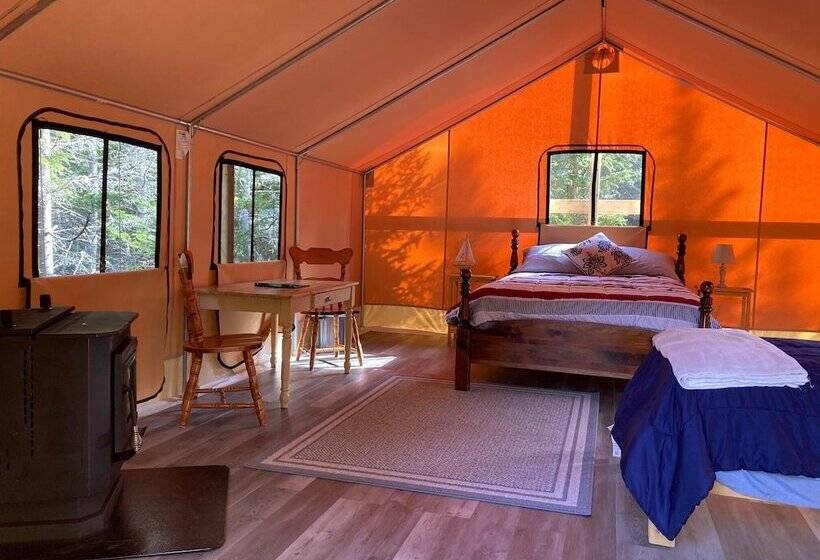 چادر با خدمات رفاهی استاندارد, Dominion Hill Country Inn