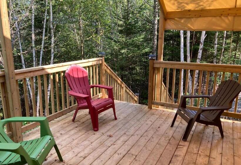 چادر با خدمات رفاهی استاندارد, Dominion Hill Country Inn