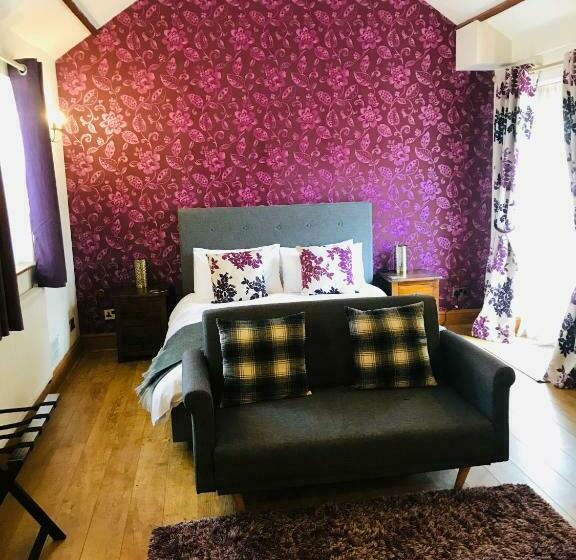 سوئیت با وان آب گرم, The Forge Guest Rooms