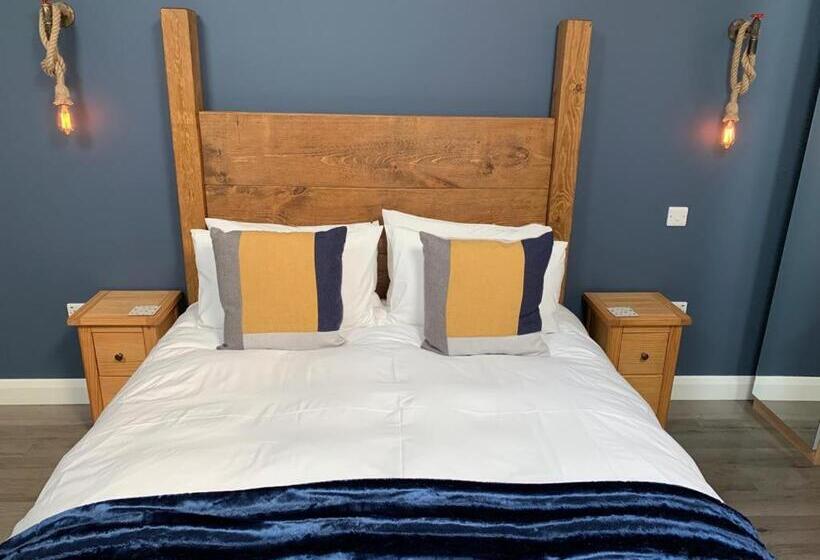 سوئیت با وان آب گرم, The Forge Guest Rooms