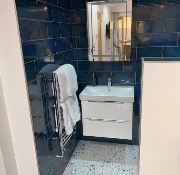 سوئیت با وان آب گرم, The Forge Guest Rooms