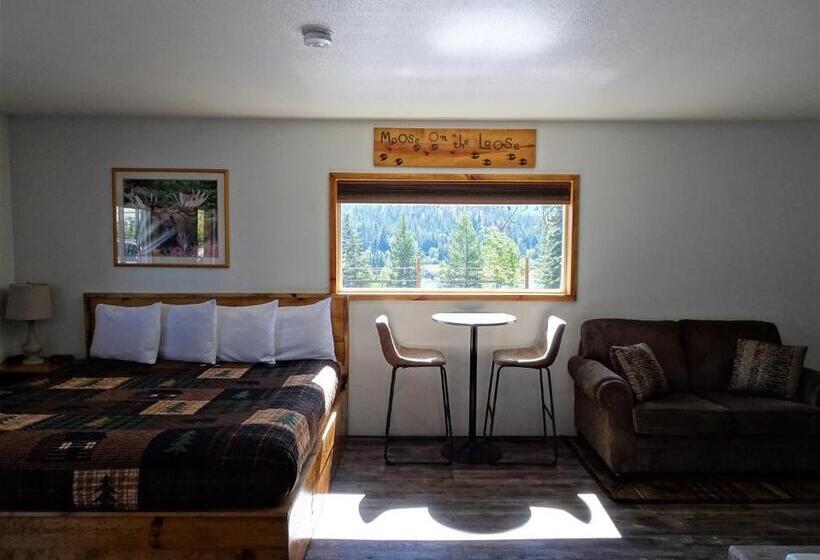 سوئیت با تخت بزرگ, Eagle's Nest Motel
