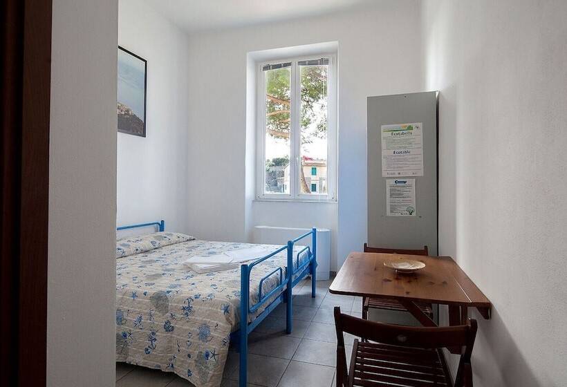 اتاق استاندارد, Ostello Corniglia