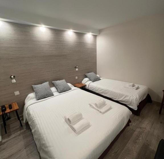 اتاق استاندارد سه نفره, Au Bec Fin Hôtel