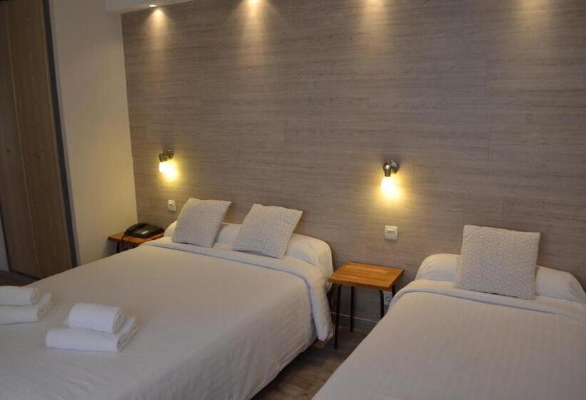 اتاق استاندارد سه نفره, Au Bec Fin Hôtel