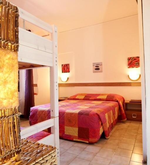 اتاق استاندارد چهار تخته, Hôtel Le Bon Accueil