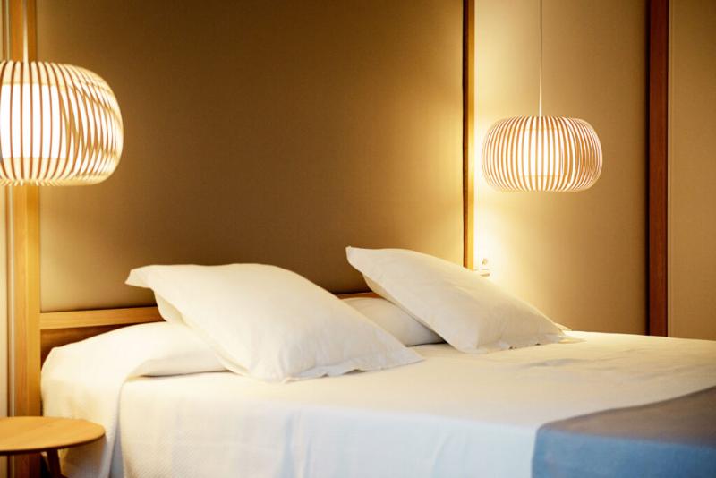 Tengerre Néző Standard Oldalsó Szoba, Buganvilla Hotel & Spa