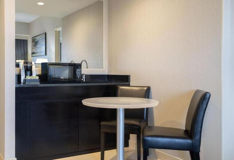 Suite Kingsize Bett, Courtyard New York Jfk Airport