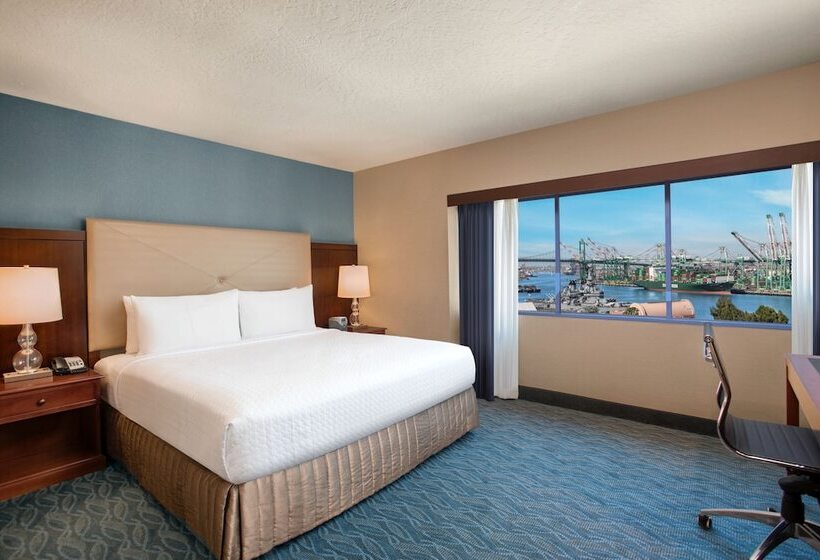 Standard Room Adapted for people with reduced mobility, Crowne Plaza  Los Angeles Harbor