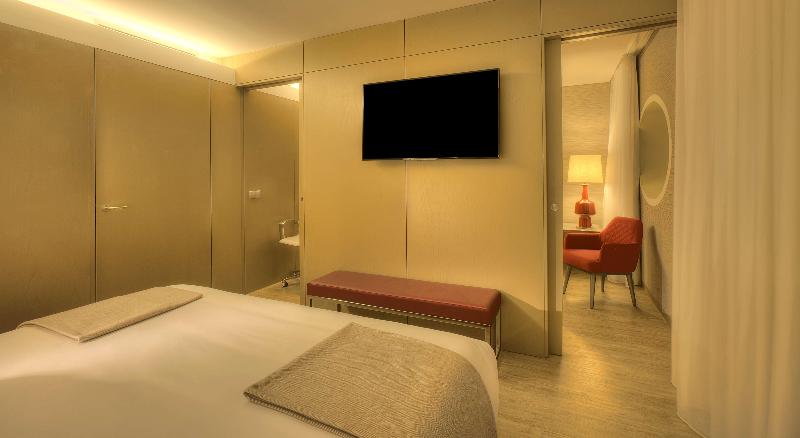 اتاق اجرایی با تخت بزرگ, Crowne Plaza Hotel Los Angeles Harbor, An Ihg