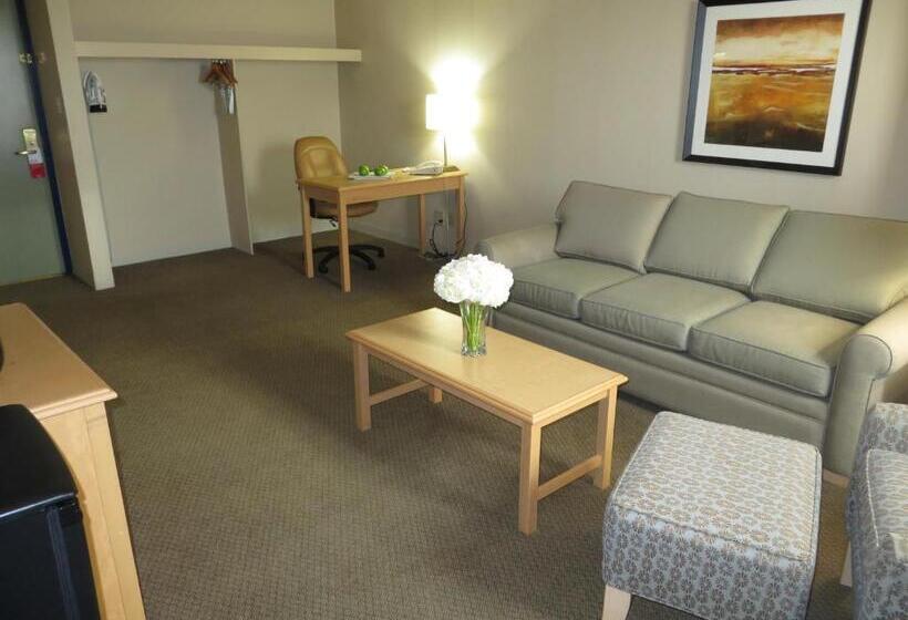 سوییت اجرایی, Edmonton Inn And Conference Centre