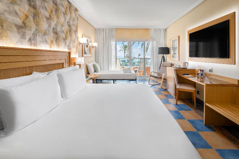 家庭间, Elba Sara Beach & Golf Resort