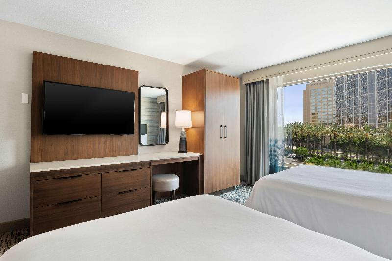 سوییت, Embassy Suites By Hilton Anaheim South
