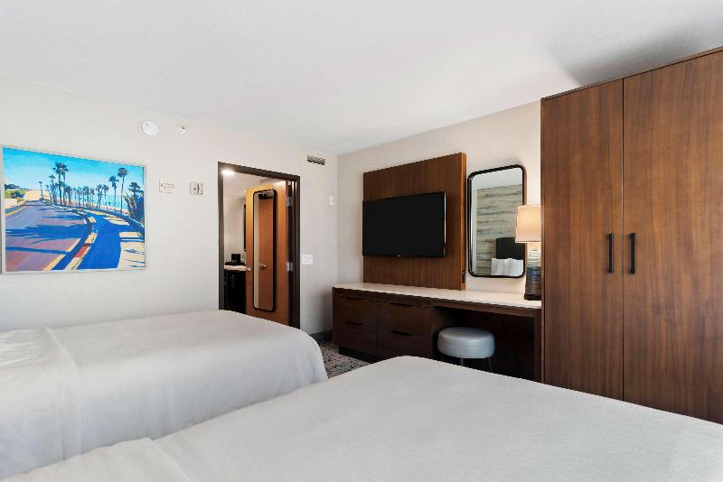 سوییت, Embassy Suites By Hilton Anaheim South