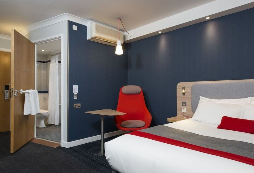 اتاق استاندارد با تخت دوبل برای معلولان, Holiday Inn Express Edinburgh  Leith Waterfront