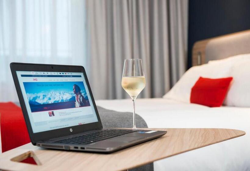 اتاق استاندارد, Holiday Inn Express   Glasgow Airport, An Ihg