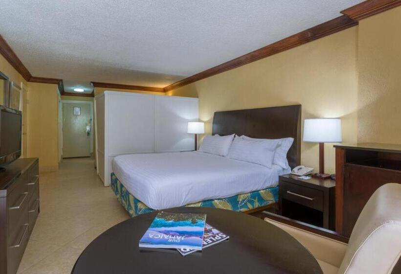 Standard Szoba King Size Bed, Holiday Inn Resort Montego Bay All Inclusive